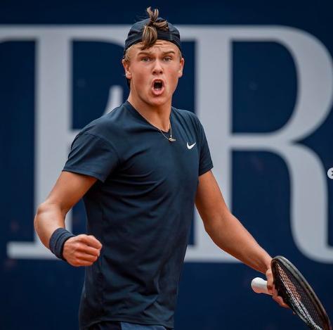 中传球成功 中传球成功