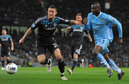 按摩此穴可 按摩此穴可