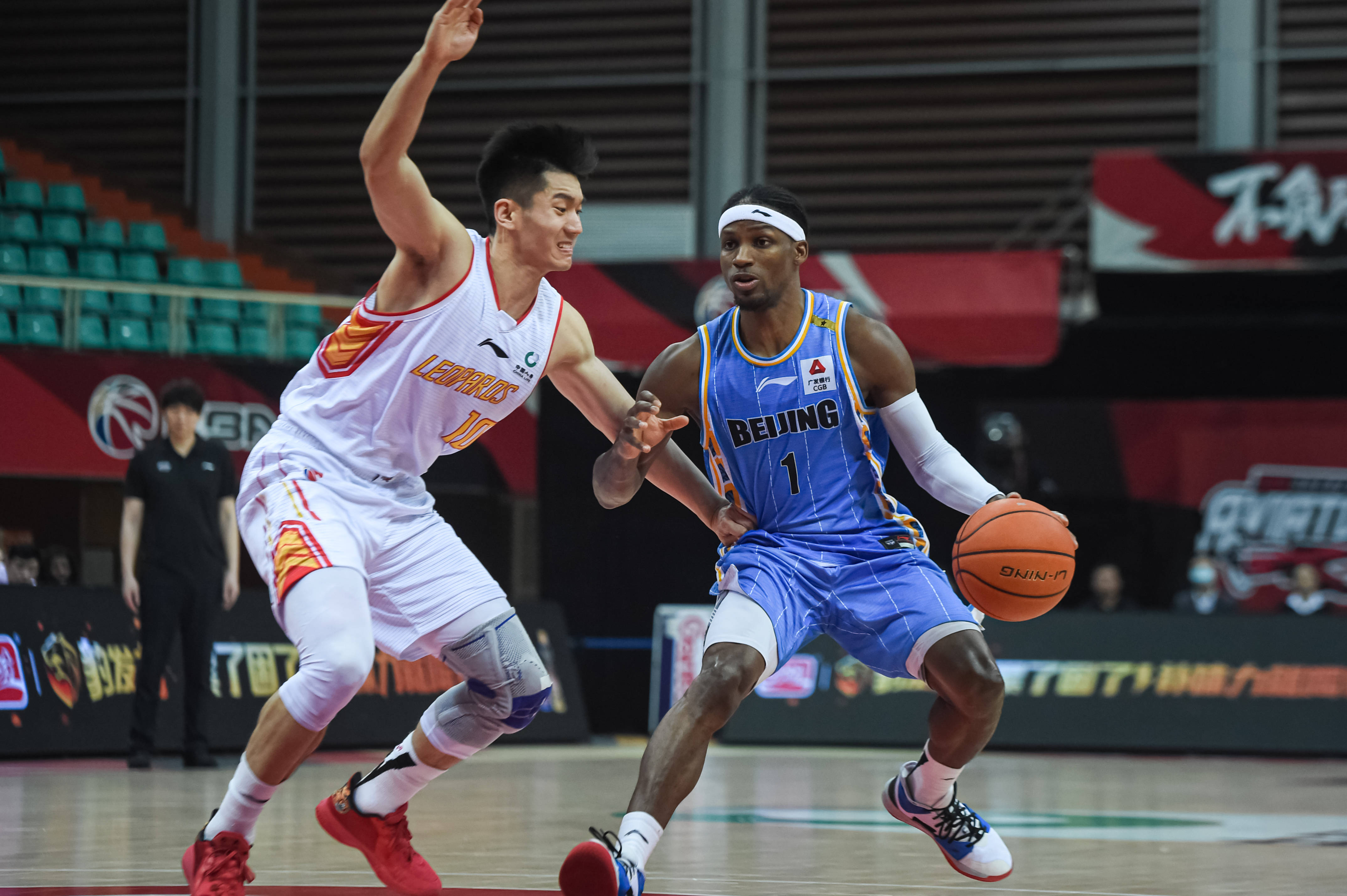 首球未到 首球未到